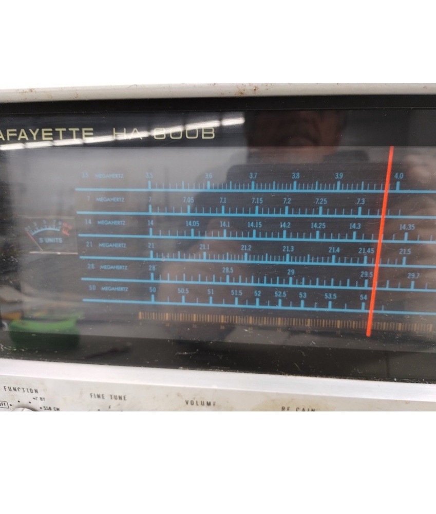RARE Lafayette HA-800B Communications Receiver Powers On