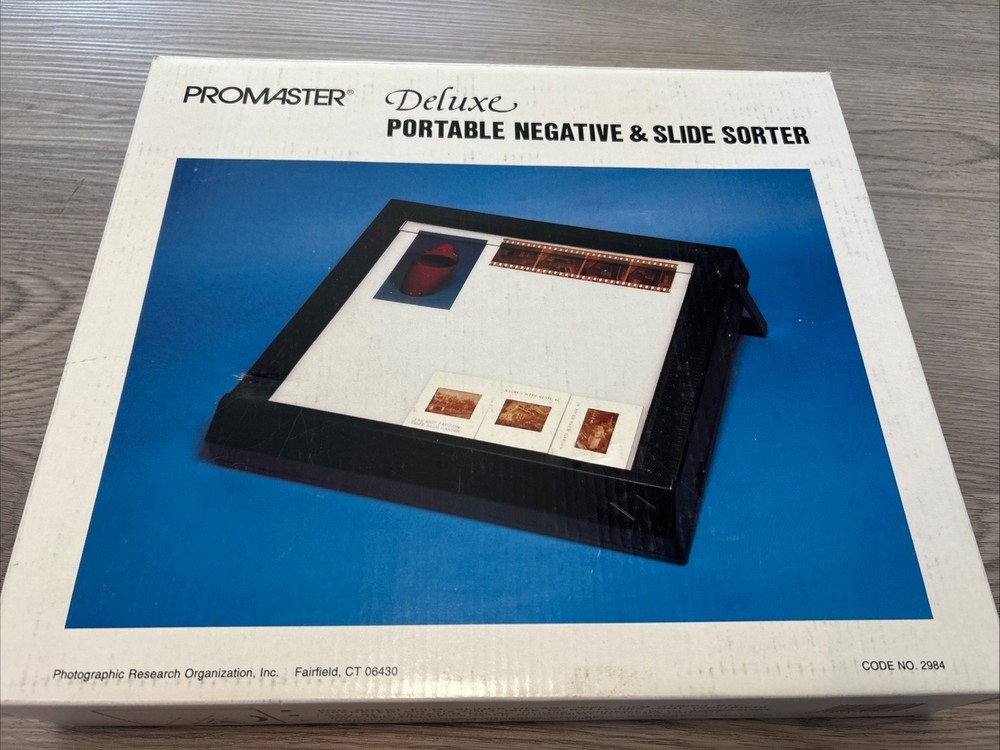 NEW, Promaster Compact Light Box For Negatives And Slides sorter