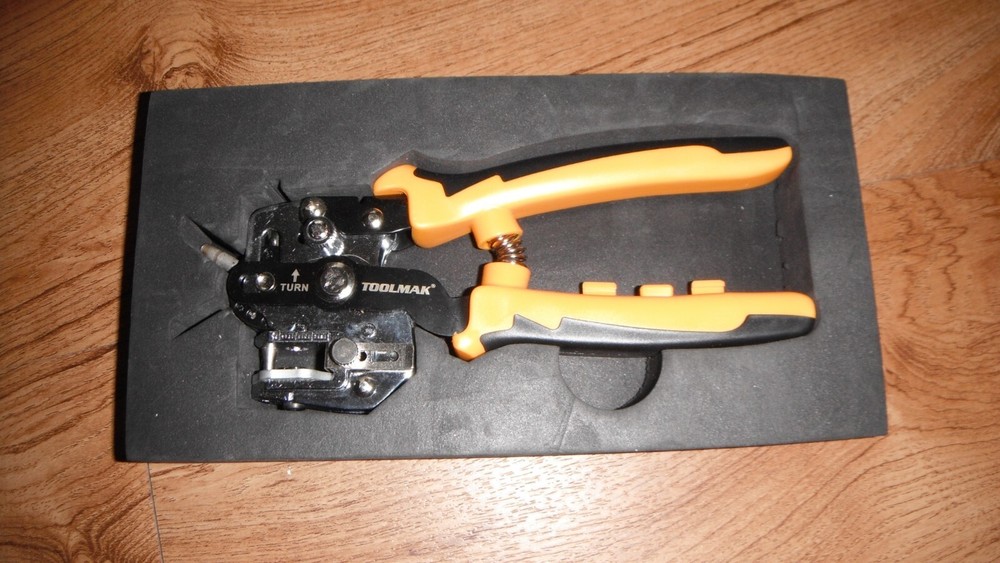 TOOLMAK Leather Hole Punch Tools Multifunction Hole Puncher, NEW