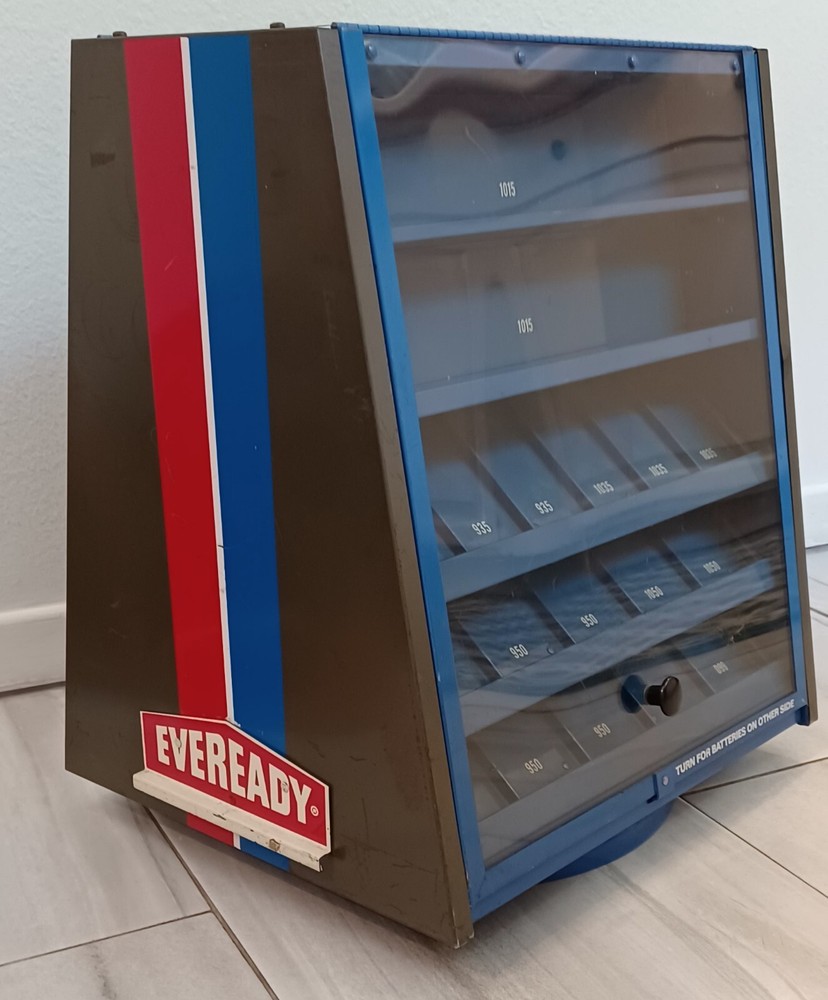 COOL RETRO EVEREADY BATTERY CONTERTOP DISPLAY CASE -ROTATES AND LOCKS