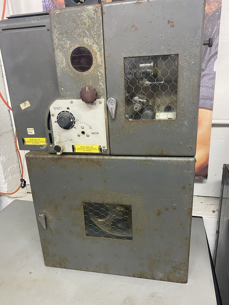 DEVRY XD 35mm Model XD (2810) Film Projector