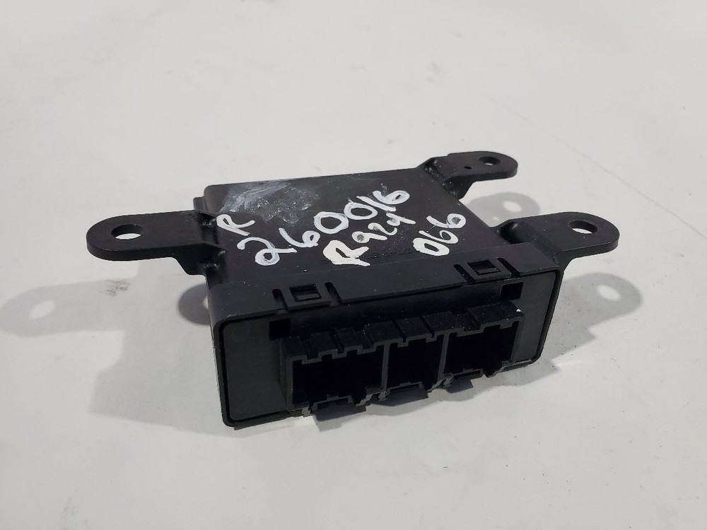 2016 Buick Cascada OEM Parking Control Module 22810361