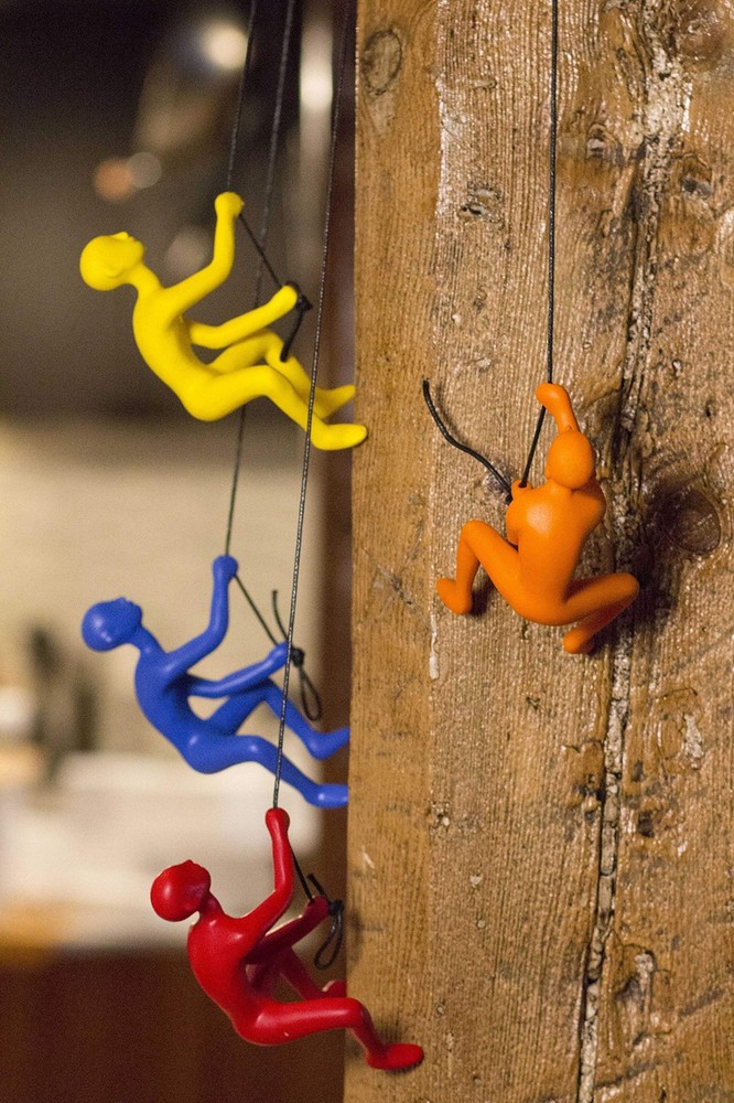 6 Blue Unique Climbing Man With Rope Wall Art