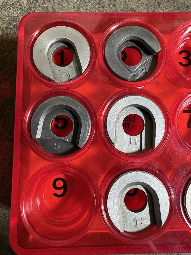 LEE AUTO PRIME HAND PRIMER With 9 Shell Holders