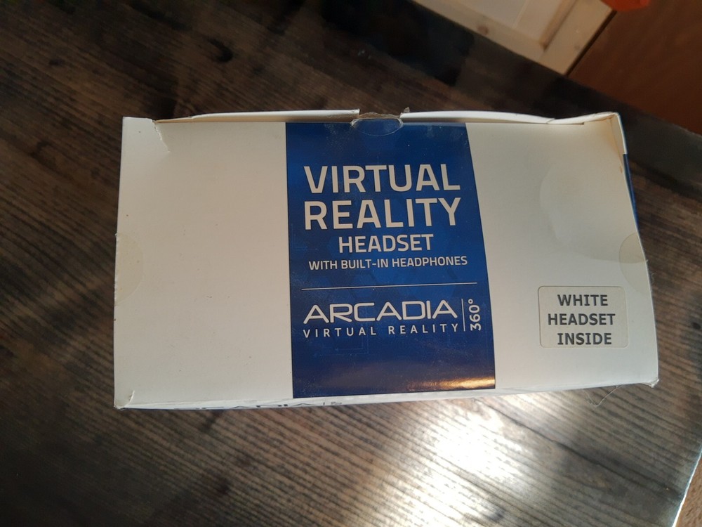 Arcadia 360 Virtual Reality Headset Smartphone VR Headset White