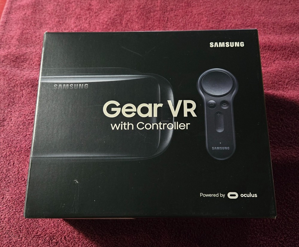 SAMSUNG GEAR VR with CONTROLLER
