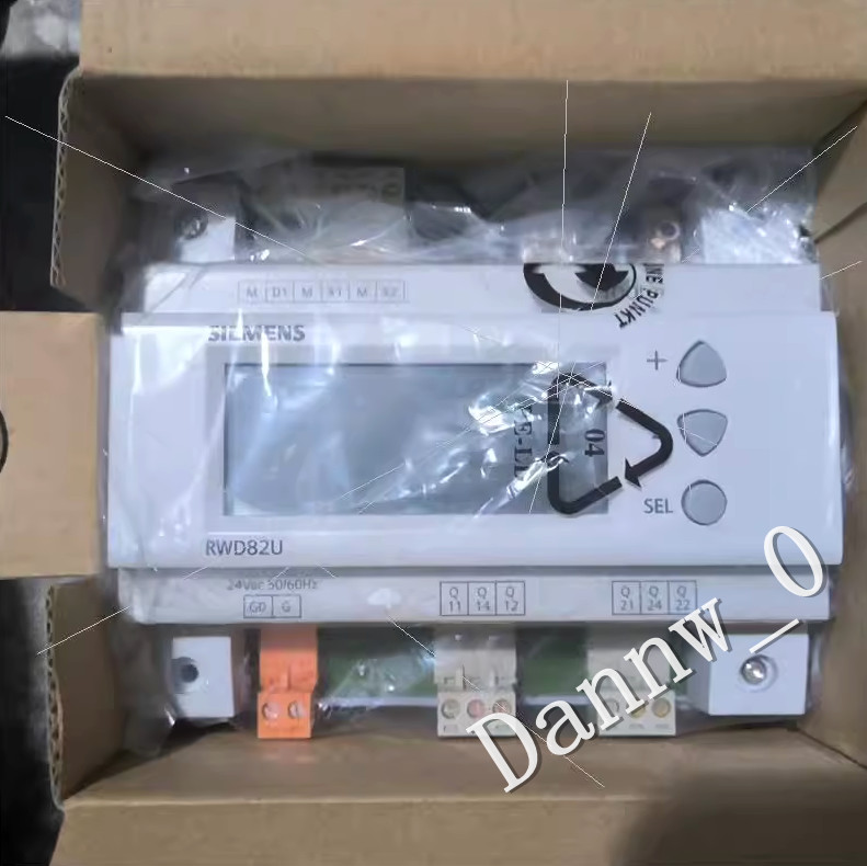 New in box Siemens RWD82U HVAC Controller