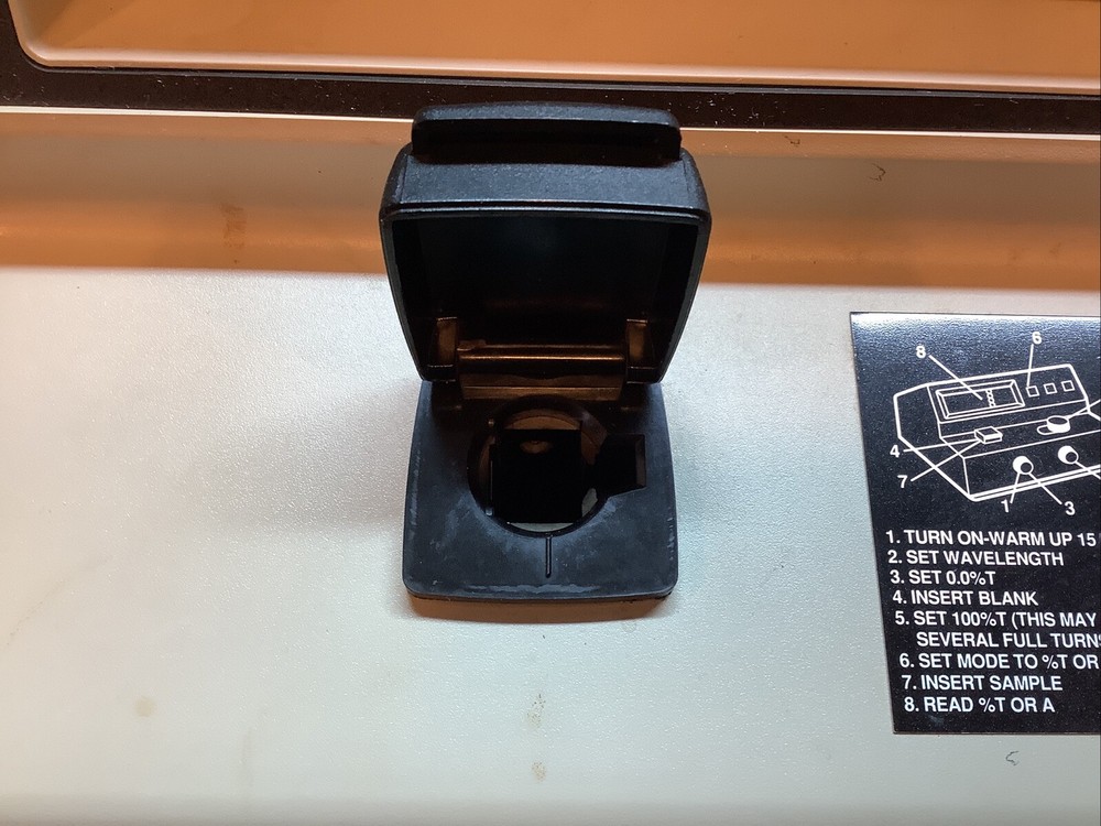 Spectronic 20D Digital Spectrophotometer