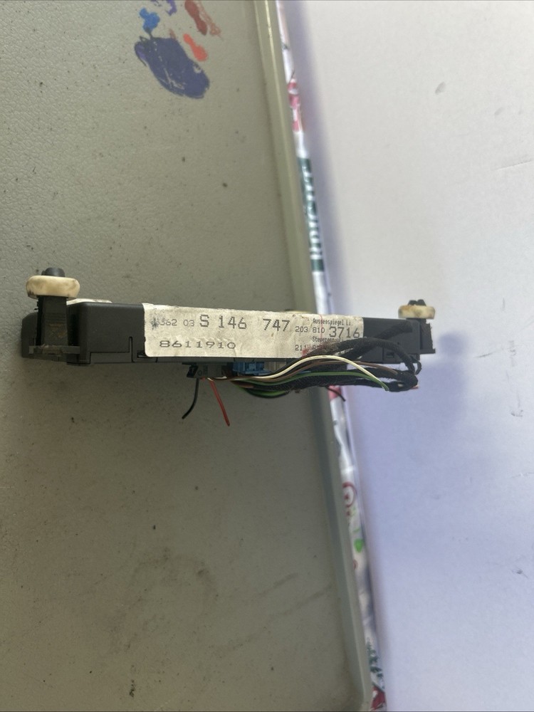 Mercedes W211 Driver Left front side door control module 2118208185