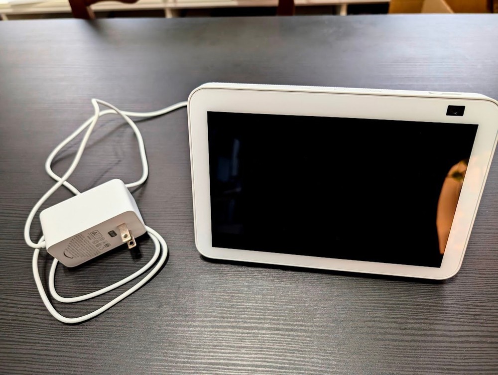 Amazon Echo Show 8 (2nd Gen) Smart Display Speaker - Glacier White