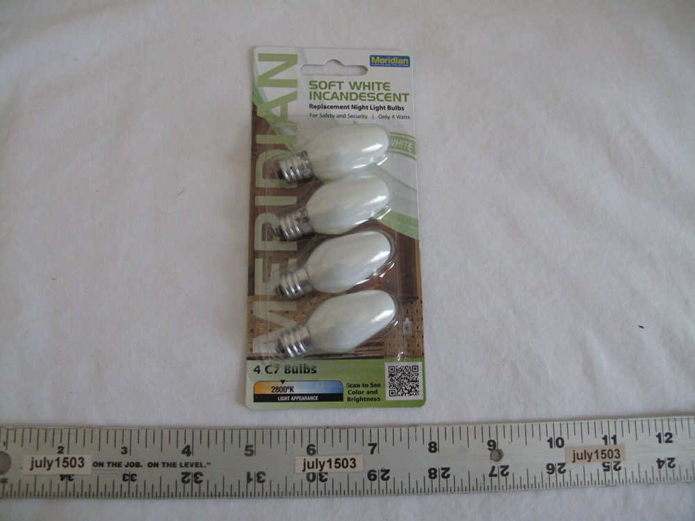 (4) NEW Replacement Night Light Bulbs C7 4w Candelabra Base 2800K 4 watt - WHITE