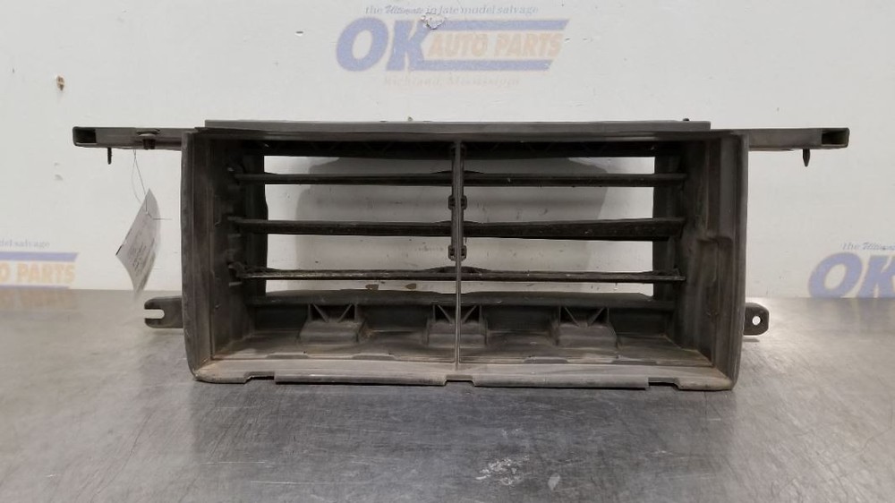 17 FORD F150 LOWER AIR SHUTTER ASSEMBLY