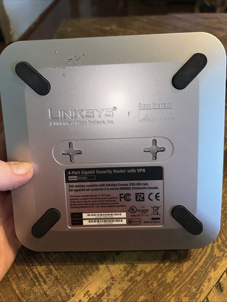 Linksys RVS4000 4-Port Gigabit Security Router