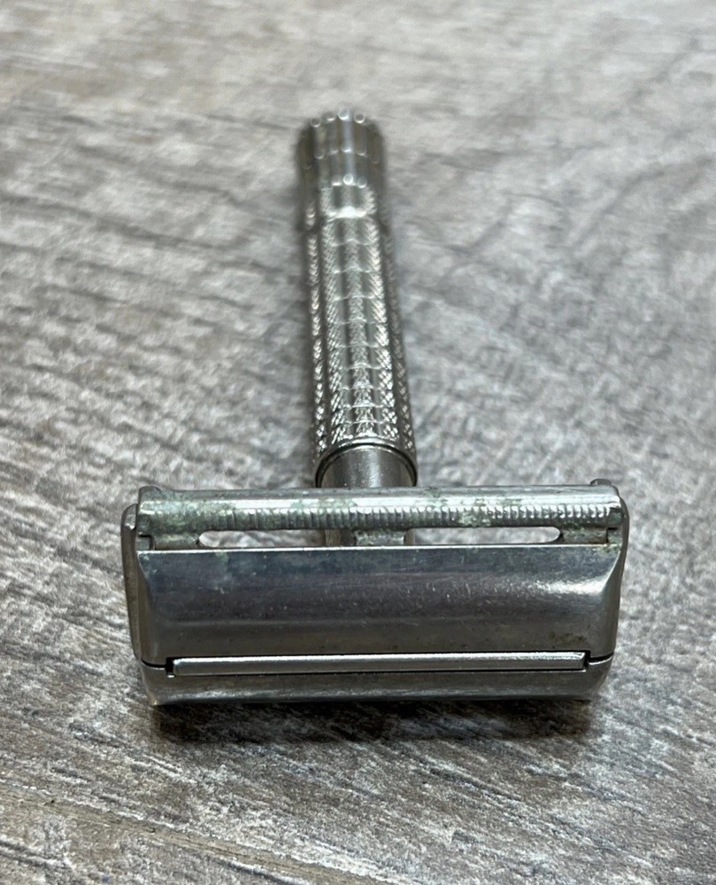 Vintage Gillette Flare Tip Super Speed Safety Razor - Date Code E1 1959