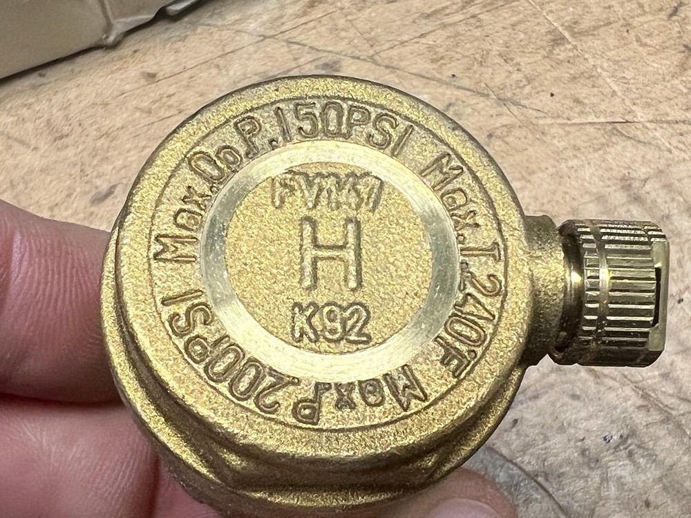 Honeywell Resideo FV147A/U MaxiVent Air Vent for Heating & Cooling Systems, 1/4"