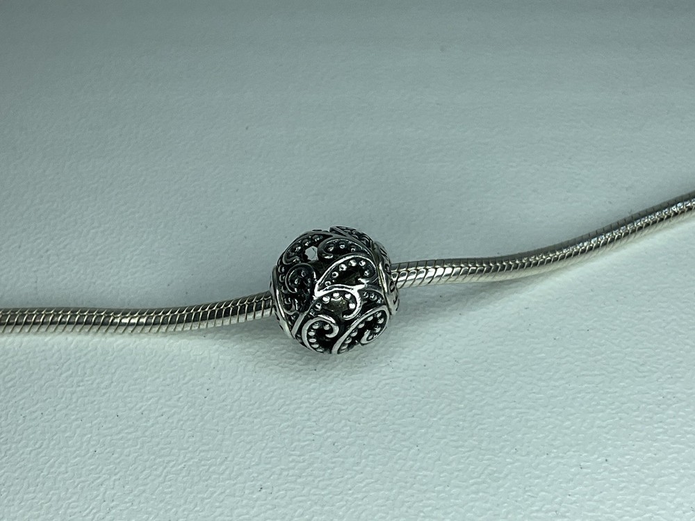 Pandora Essence Freedom Charm