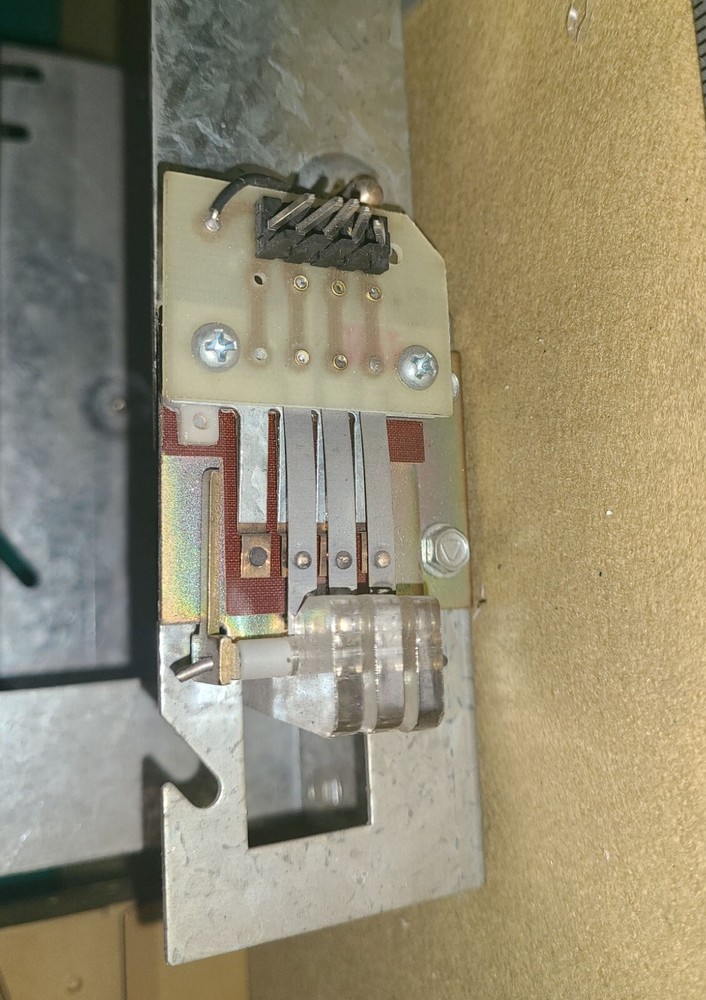 Coinco coin acceptor with jukebox bracket - untested