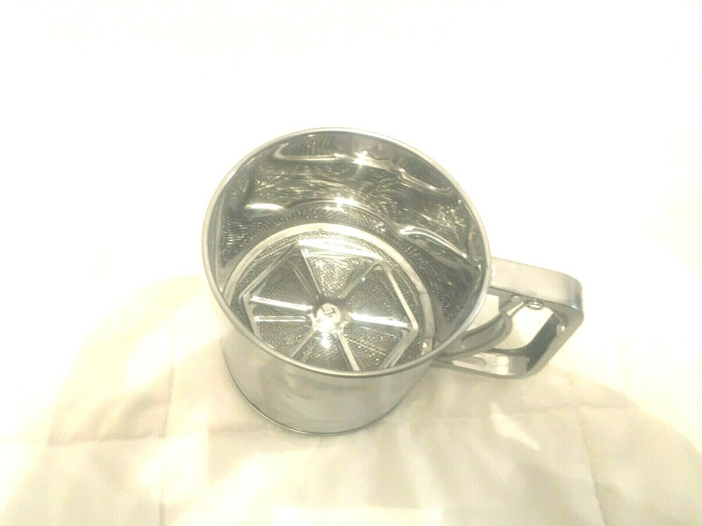 TRIPLE SCREEN FLOUR SIFTER 5" TALL SILVER