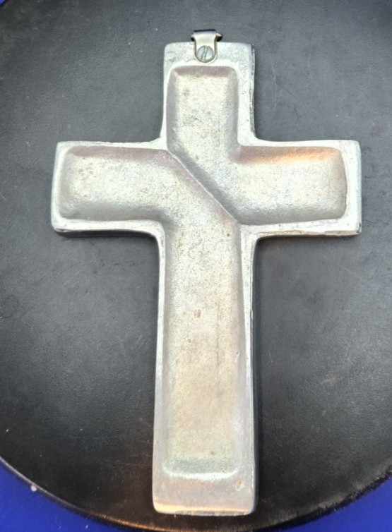 7" Metal Hanging Cross