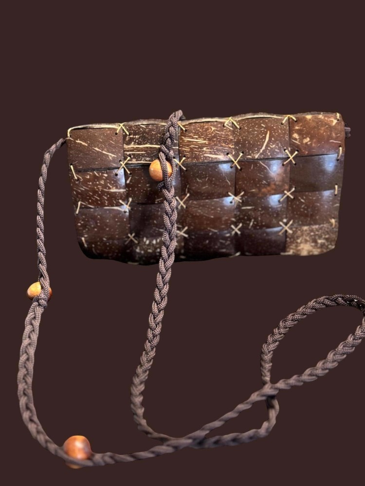 Retro handmade coconut shell purse