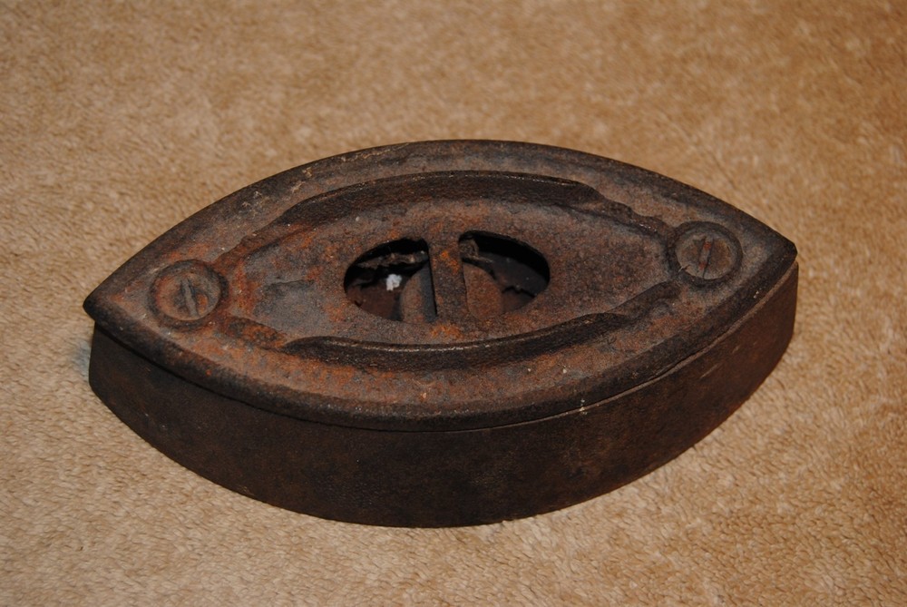 Vintage B&D Iron Rest and Sad Iron