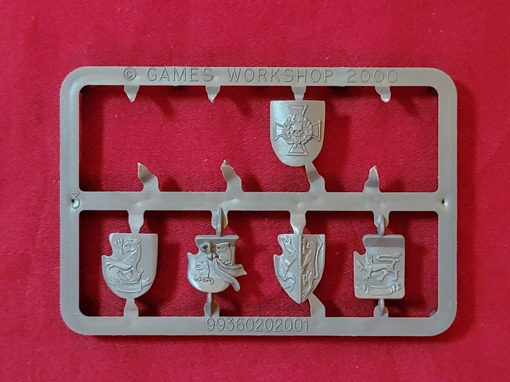 FW WFB Oldhammer Empire Knights Shield Sprue OOP 2000 Bit Bitz