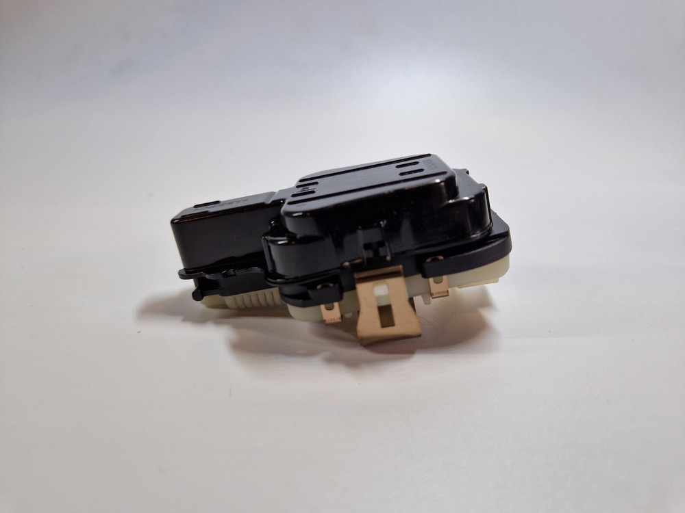 Original Mercedes E Klasse W213 S213 Regensensor Windschutzscheibe A2139009632