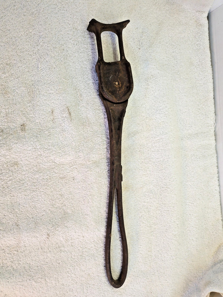 Antique Cast Iron Lever Style 17" Wire A4/A5 Stretcher Tool