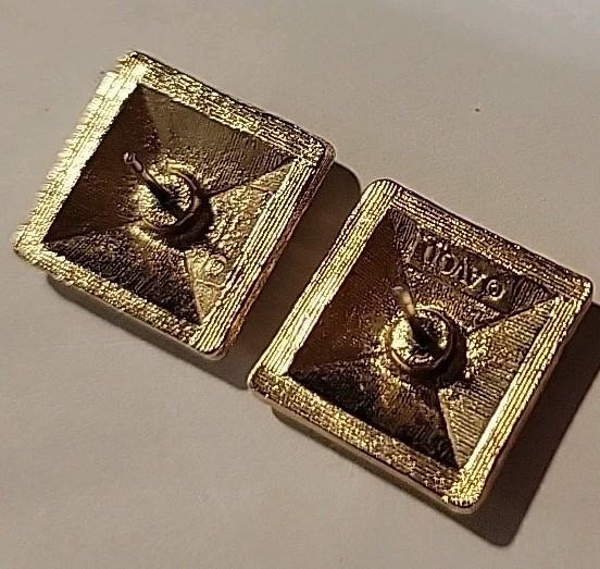 Vintage Signed AVON Goldtone Texured Squares