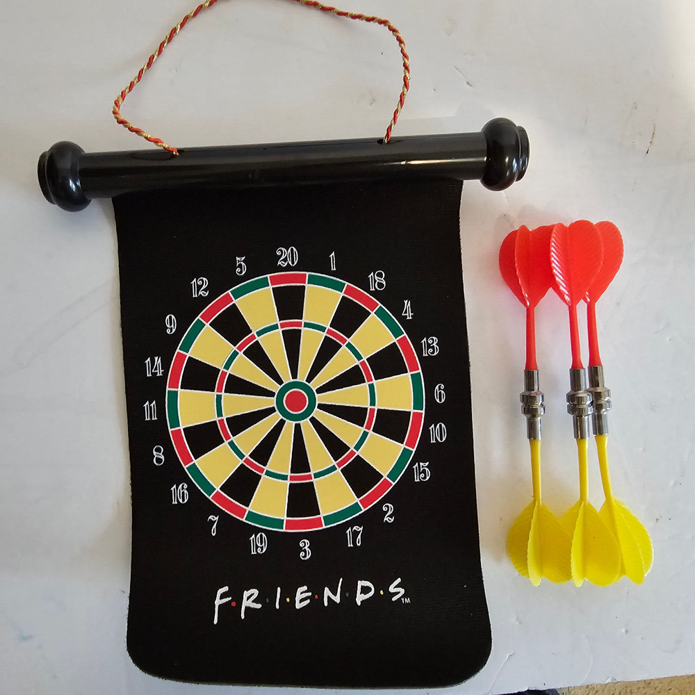 Friends Mini Dart Board with Magnetic Darts EC