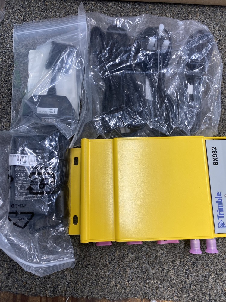 TRIMBLE BX982 SATCOM RECEIVER MULTI-CHANNEL MULTI-FREQUENCY GNSS 82878-05