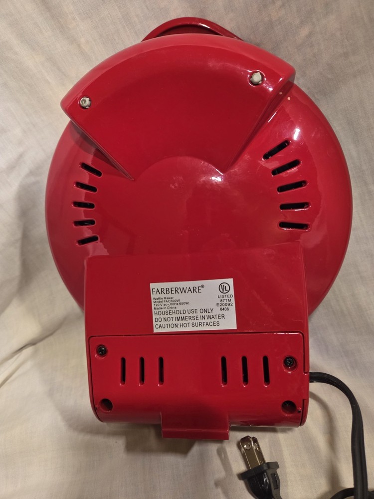 Waffle Maker Farberware Nonstick Used 1 Time Red Ctrl Bake Dial