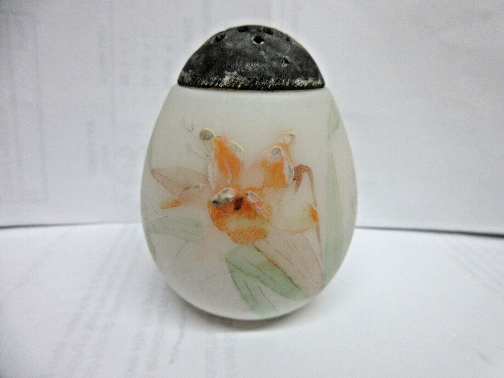 ANTIQUE HP EGG SHAPE MT. WASHINGTON SALT SHAKER