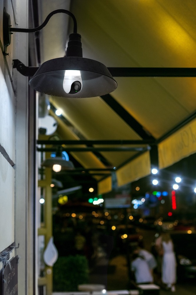 Lorex 2K Wi-Fi Smart Lightbulb Camera - (Open Box)