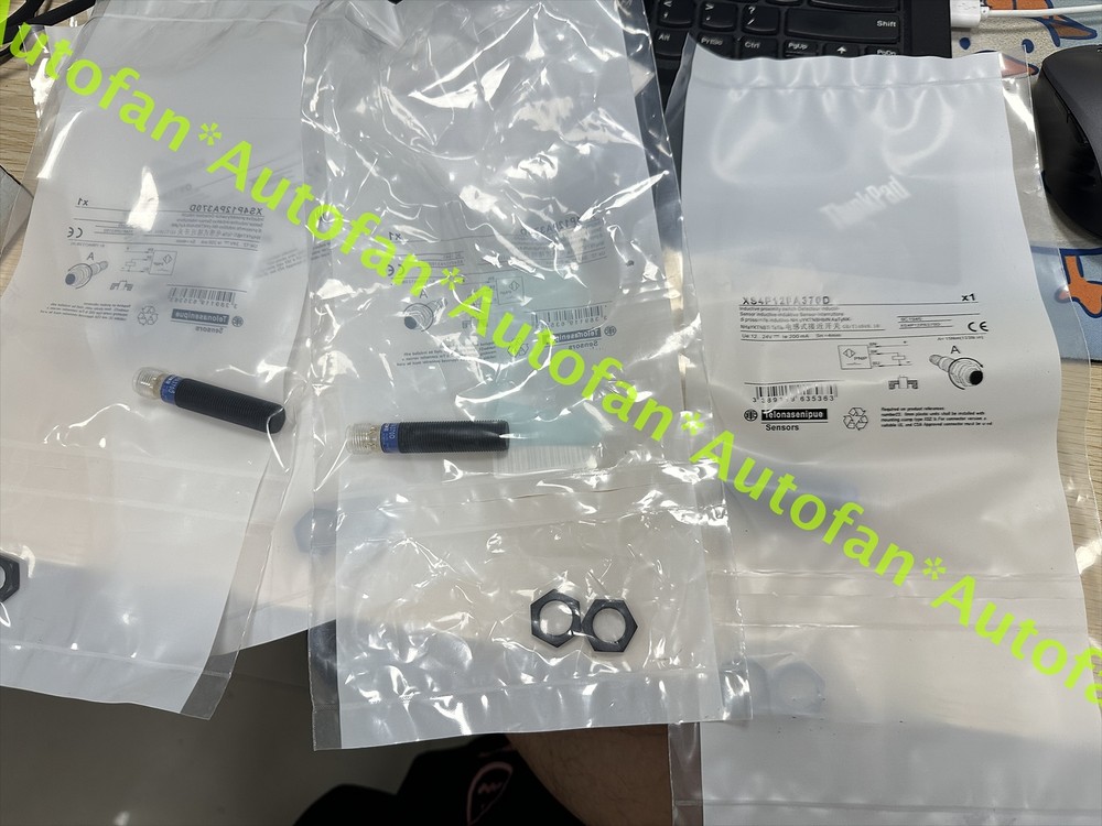 ONE NEW XS4P12PA370D sensor