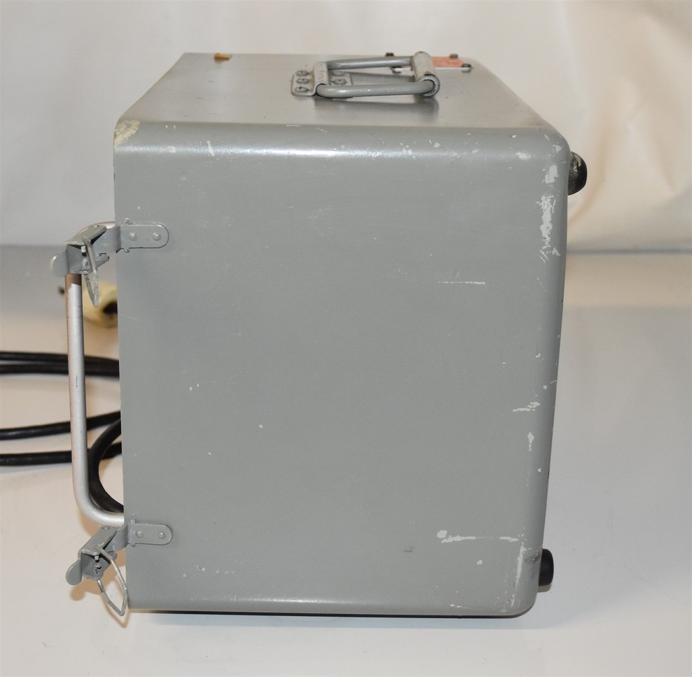 AN/URM-26B RF SIGNAL GENERATOR