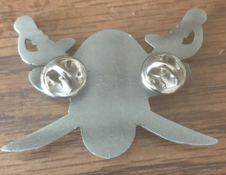 Large heavy Badge SKULL pin