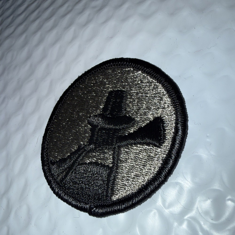 U.S.ARMY 94TH INFANTRY DIVISION PILGRIM PATCH BLACK ON  GREEN, HOOK & LOOP BACK