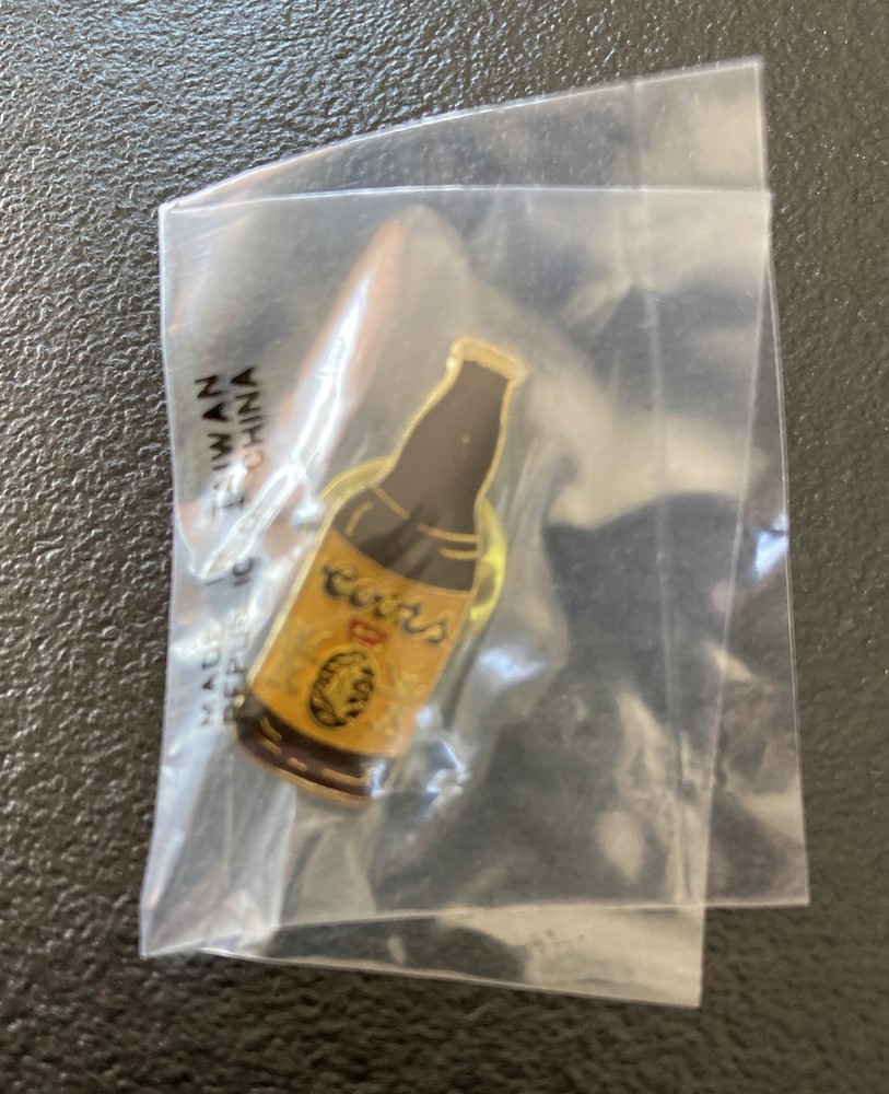 Vintage Coors beer bottle brooch/pin