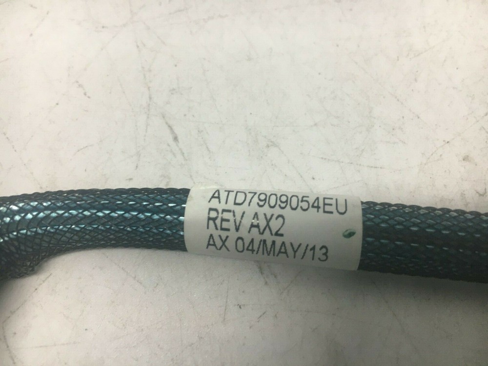 Amphenol Mini SAS RAID Cable ATD7909054EU REV AX2