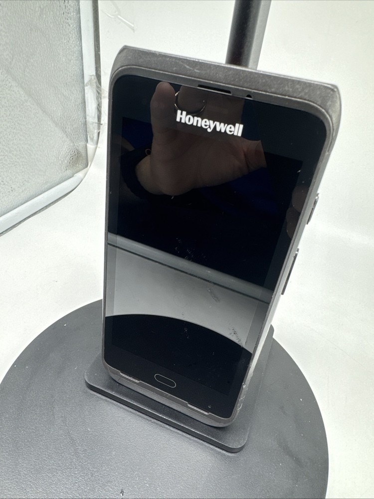HONEYWELL DOLPHIN CT40-L0N, Mobile Computer Barcode Scanner. - With Battery