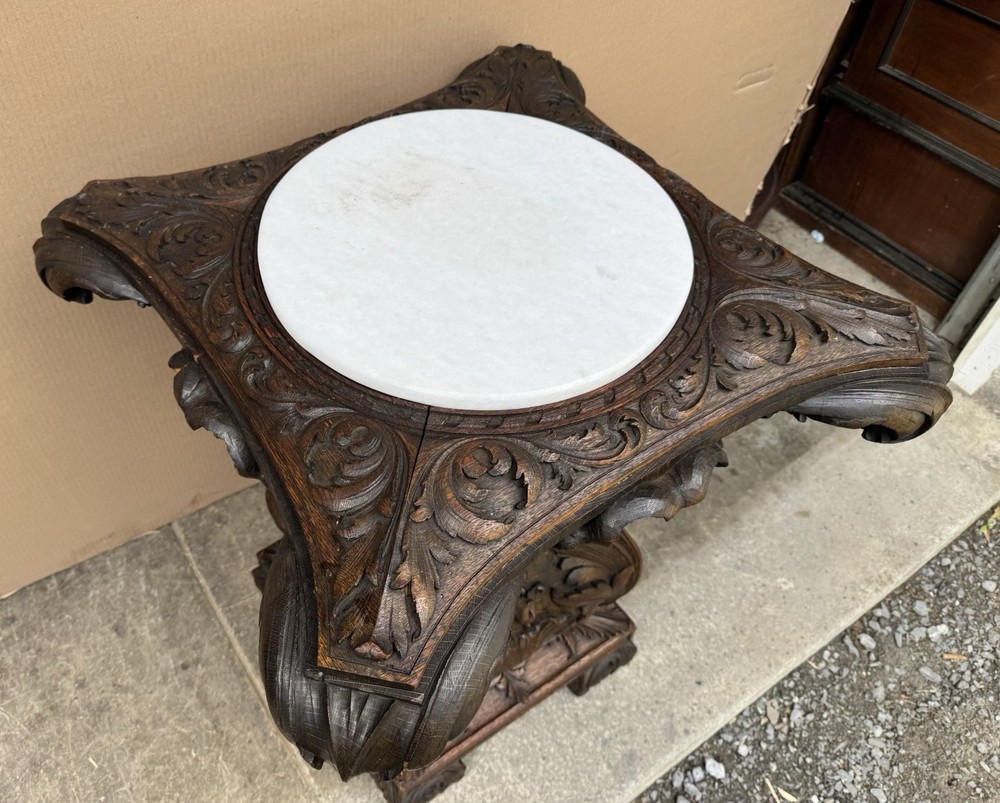 VICTORIAN HEAVILY CARVED OAK PEDESTAL