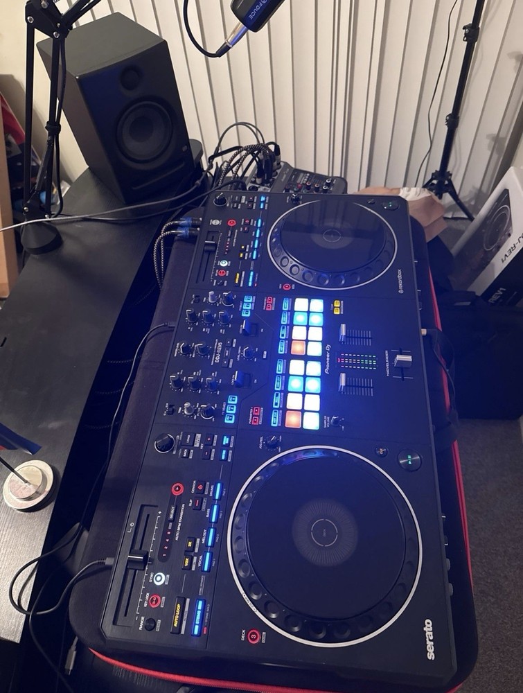 Pioneer DDJ-REV5 Scratch-Style 2-Channel Performance DJ Controller