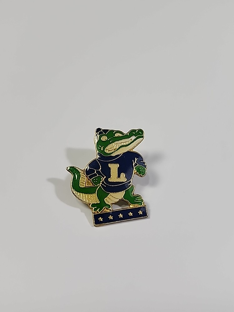 Alligator With L Sweater Lapel Pin