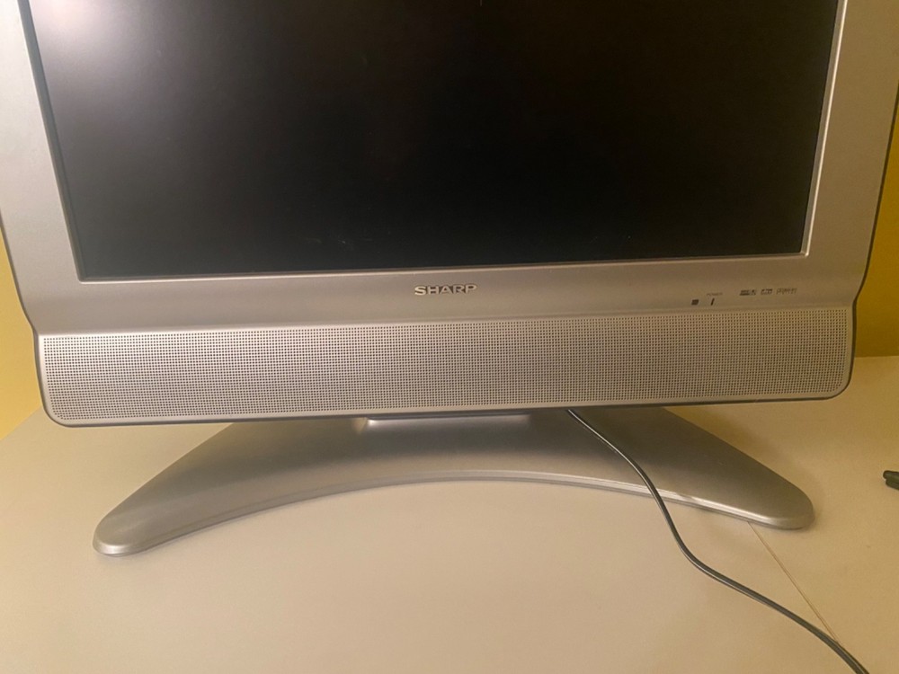 SHARP 26" LIQUID CRYSTAL TV LC-26SH10U-WORKS GREAT!