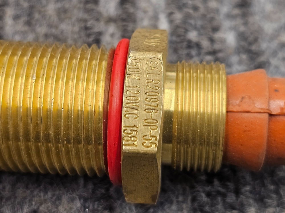 LR20976-0P-55 450W 120VAC 1581 3-Pin Engine Heater Element