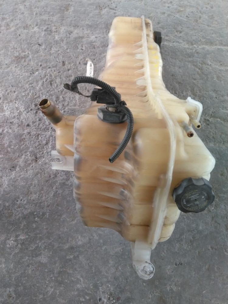 For 2018 FREIGHTLINER M2 106 RADIATOR OVERFLOW TANK , MN