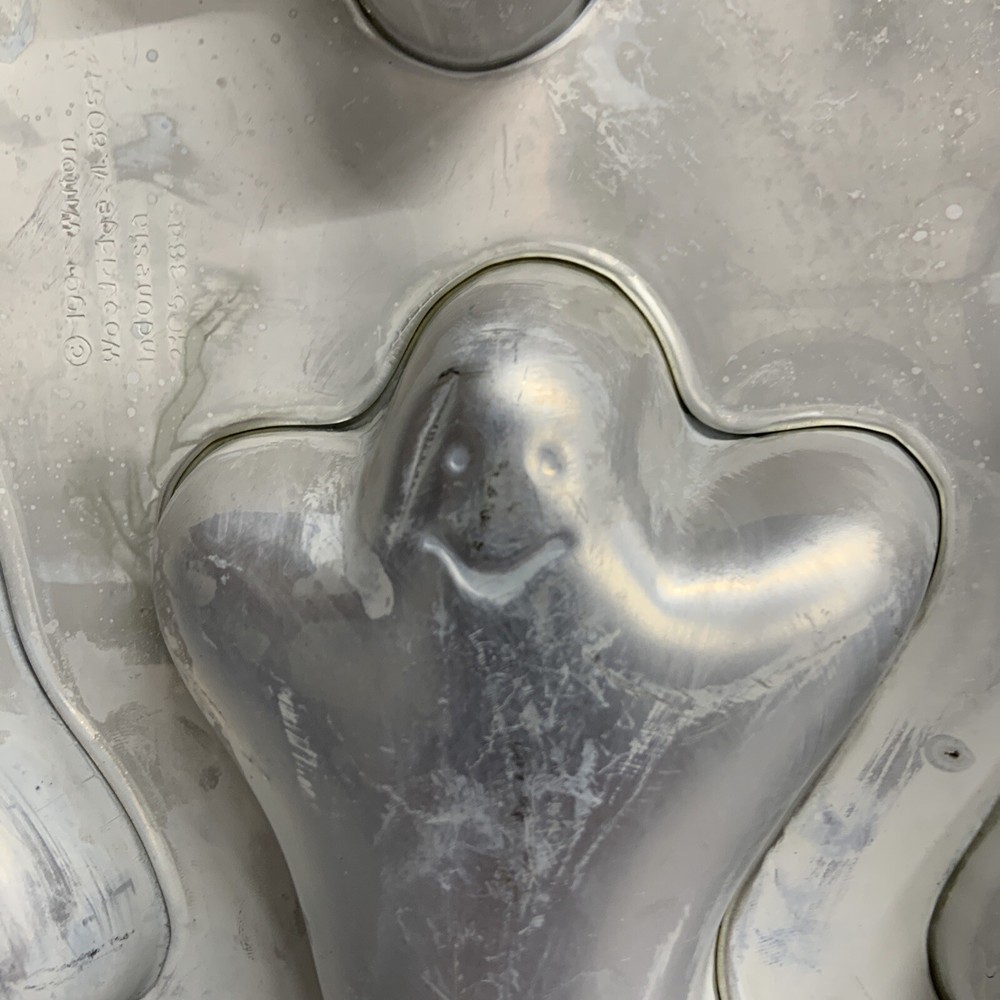 1991 Wilton Mini Ghost Aluminum Cake Pan