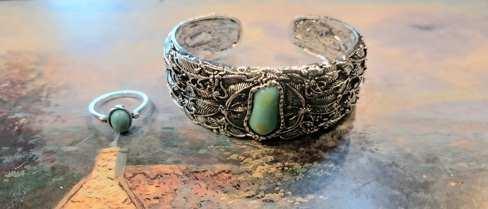 Turquoise bracelet and ring size 5 1/2