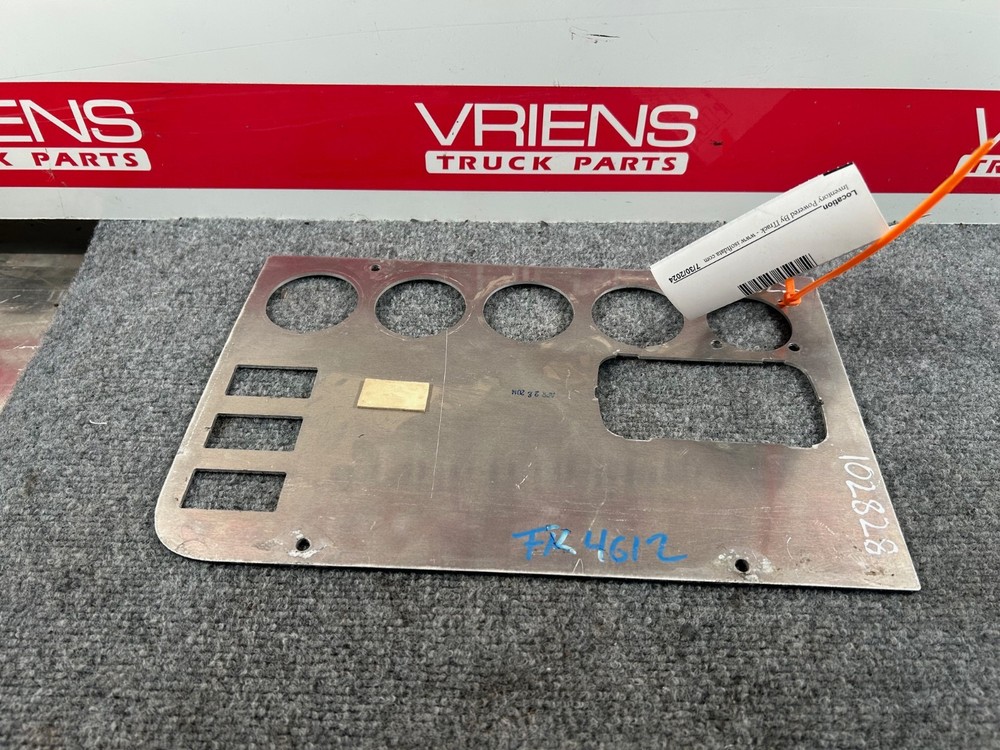 FREIGHTLINER DASH PANEL